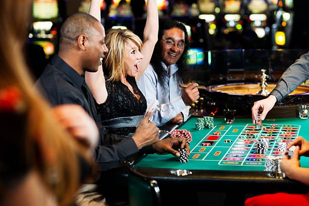 rtp tokekwin live dealer table studio with multi-camera setup and professional dealers
